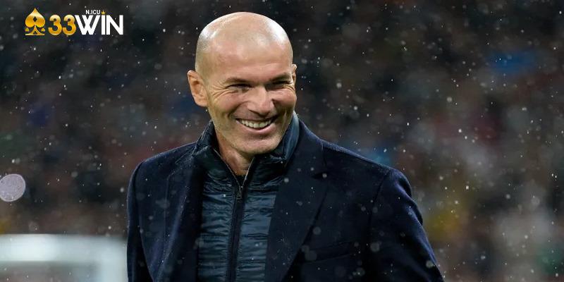 Zinedine Zidane nằm trong top những cầu thủ vĩ đại được yêu thích nhất